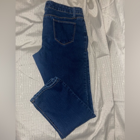 EUC No Boundaries Juniors Blue Jeans - Picture 2 of 9